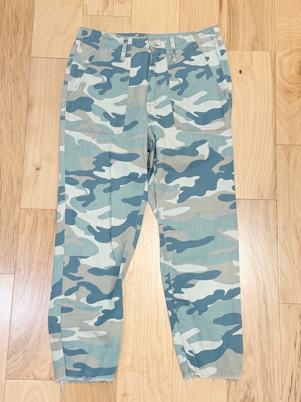 Mother Women’s The Shaker Chop Crop in Blue Green Camo